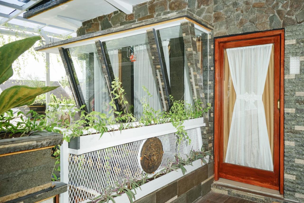 Super Oyo 444 Rafitha Homestay Baturetno Exterior photo