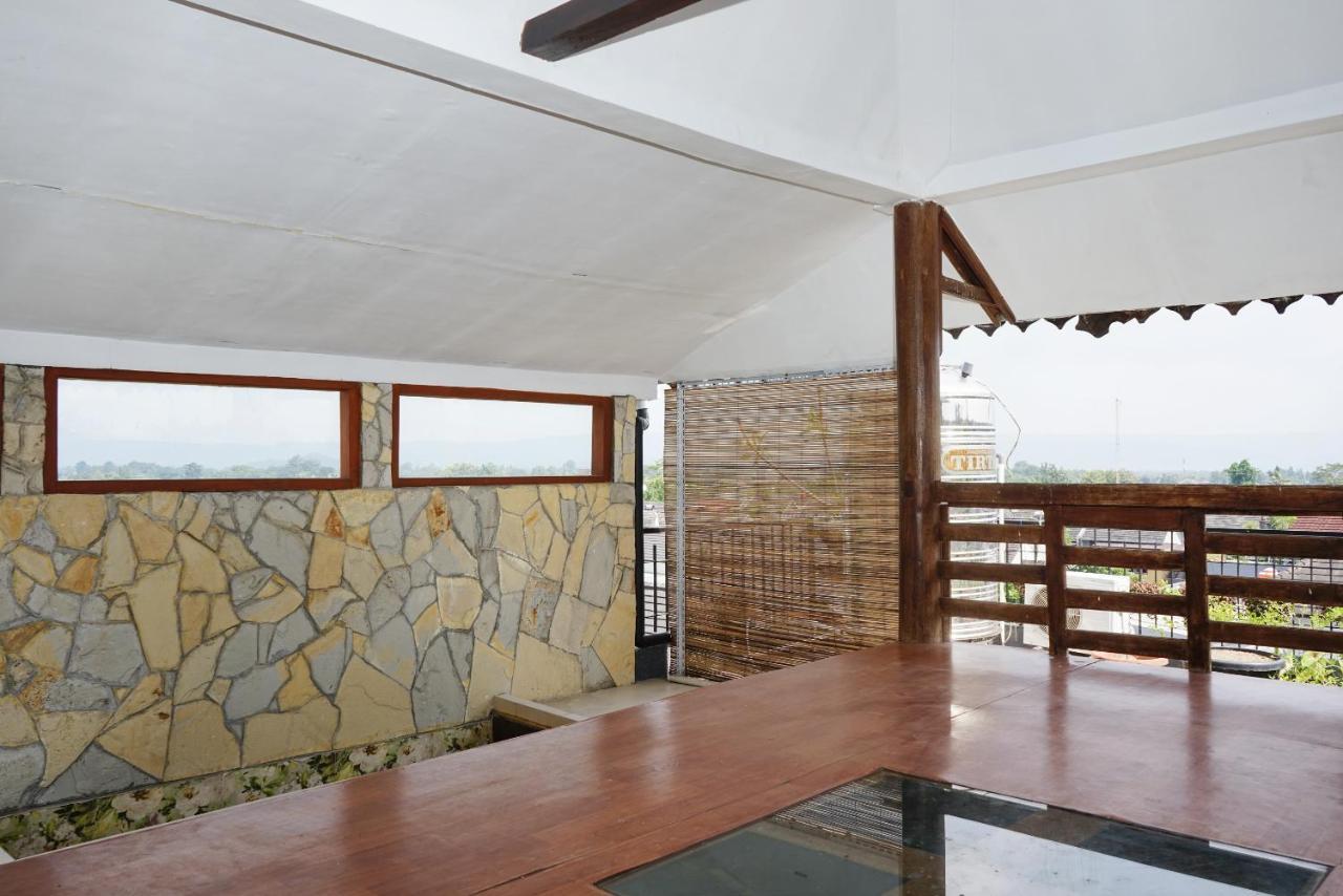 Super Oyo 444 Rafitha Homestay Baturetno Exterior photo